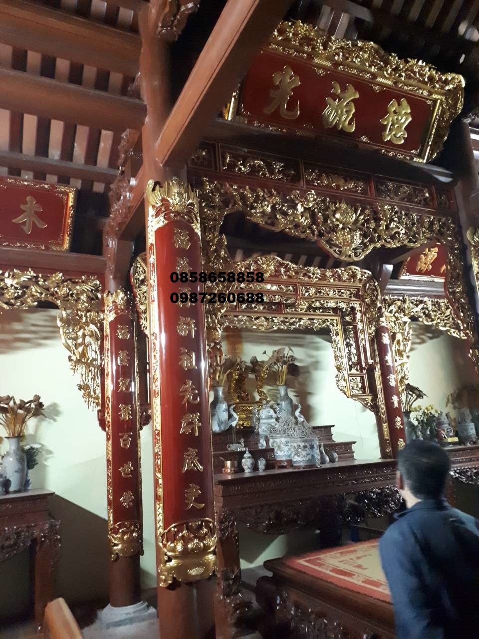 Cơ sở làm bàn thờ ở làng nghề Sơn Đồng