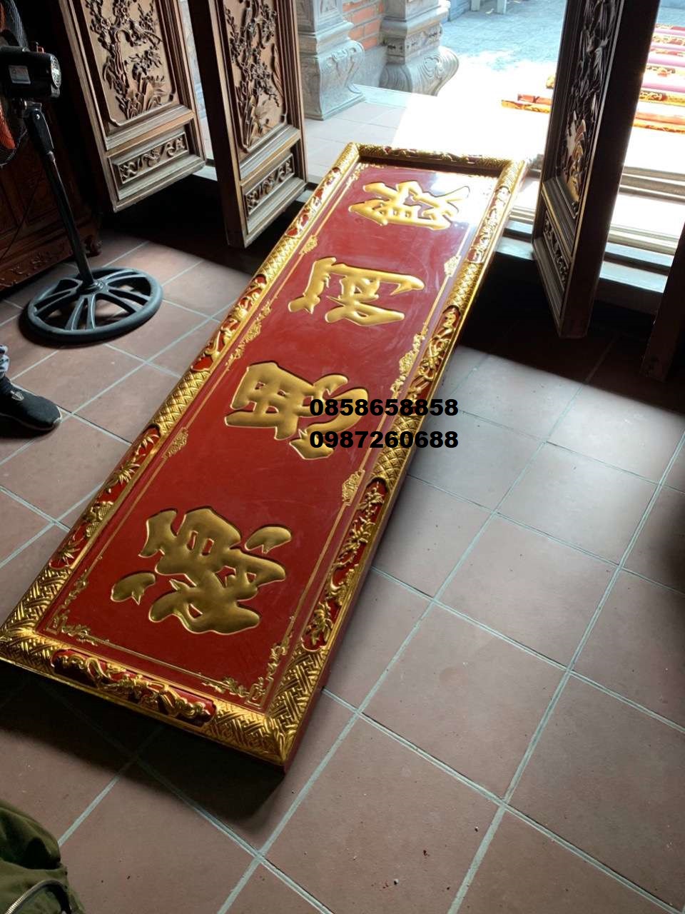 Câu đối cuốn thư gỗ mít